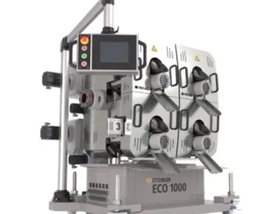 High-performance melt filters remove impurities and contaminants from the recycling melt stream.