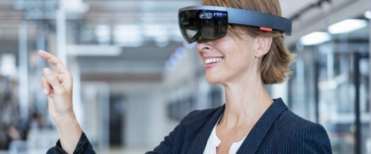 Augmented Reality in the plastics industry: individualized instructions for the entire product life cycle